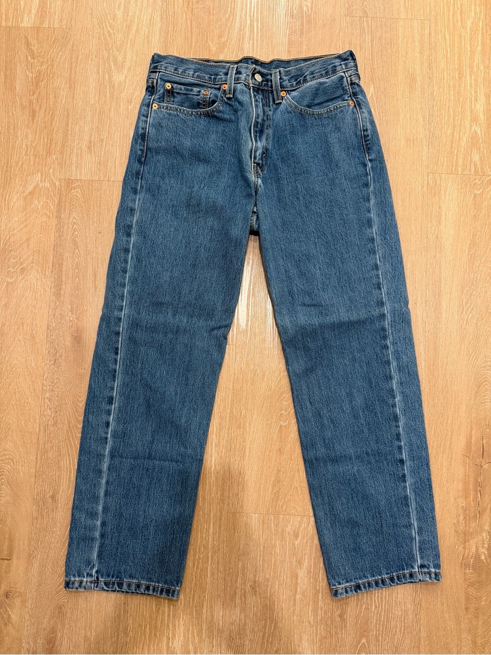 2 Men’s Levi 550s 32x30 in dark blue/light blue
